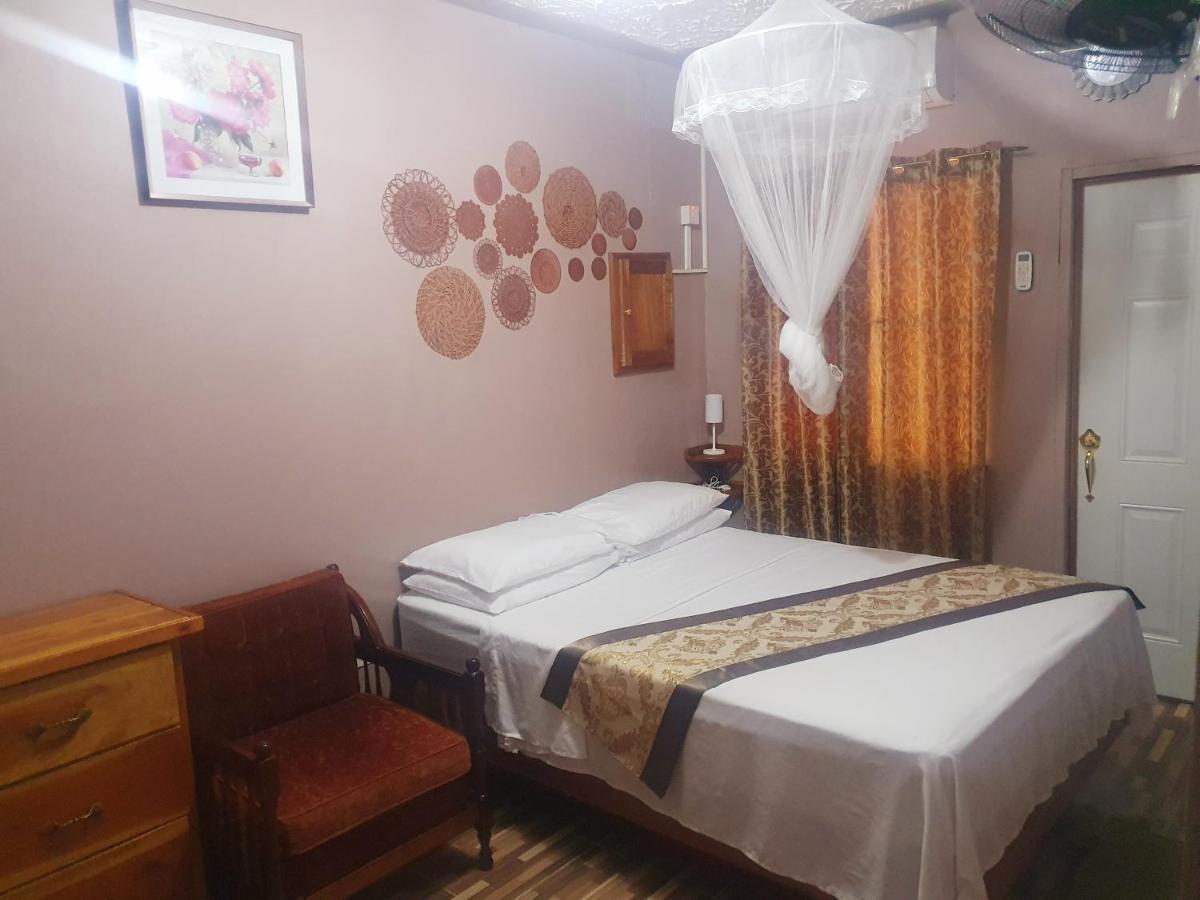 Mesmerize Guest House Порт-Антонио Экстерьер фото