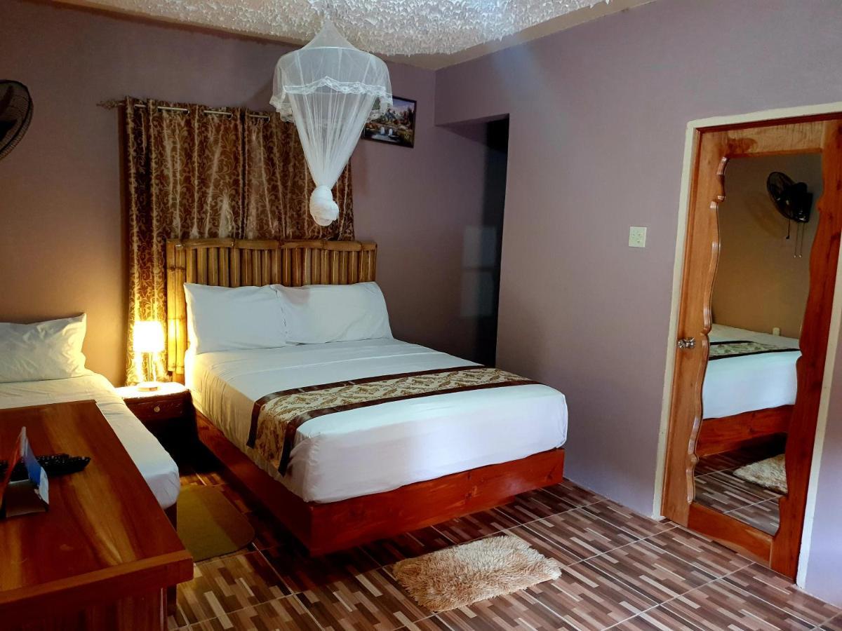 Mesmerize Guest House Порт-Антонио Экстерьер фото